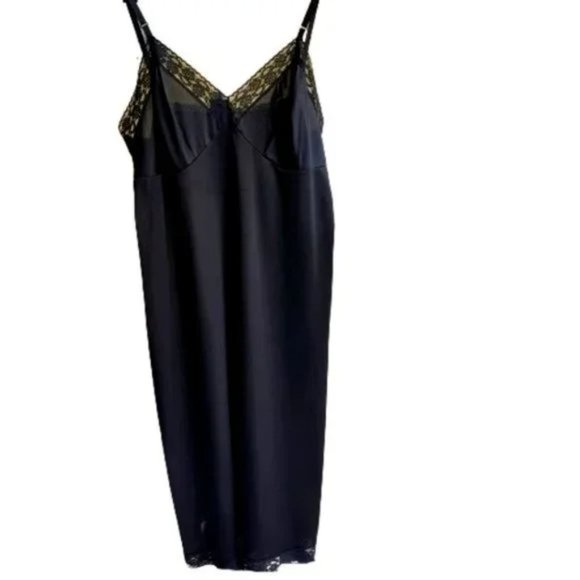 Classic Vintage VANITY FAIR Black Lace Dress Slip - Picture 1 of 4